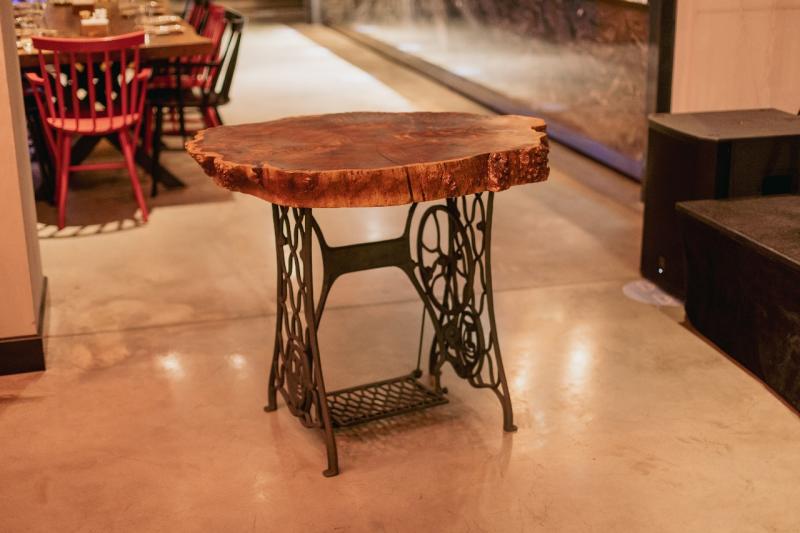 Как сделать столик из основания для швейной машинки Singer Как сделать столик из основания для швейной машинки Singer